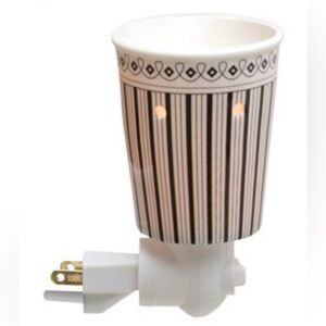 “Stripe” Plug-in Scentsy Mini Warmer / Retired NIB